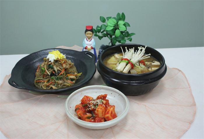 驻上海韩国文化院2019韩料文化讲座 千余名学员通过亲身体验进一步了解韩国饮食文化