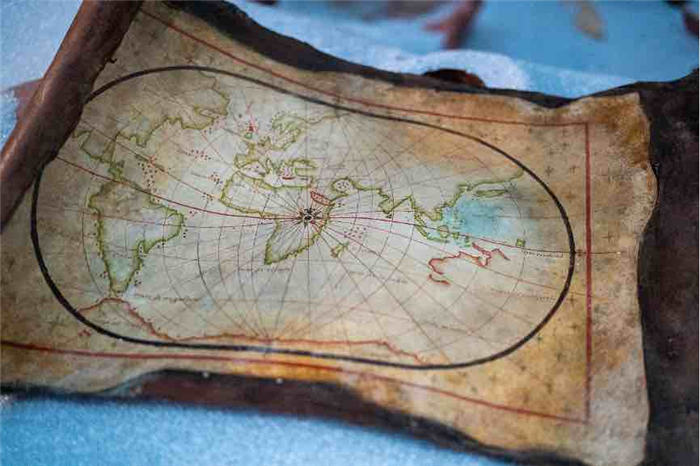 古旧的航海地图.jpg